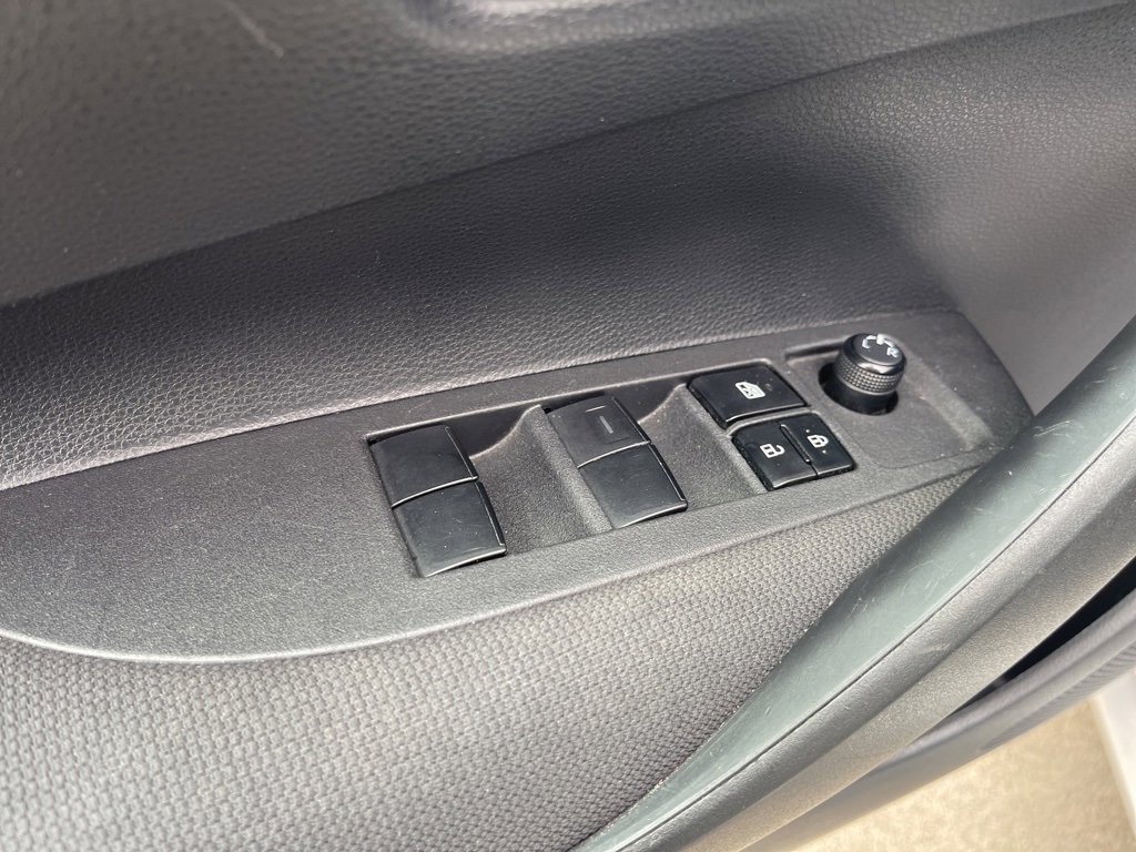 Used 2021 Toyota Corolla LE image 48