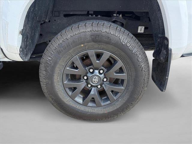 Used 2022 Toyota Tacoma SR5 RWD image 23