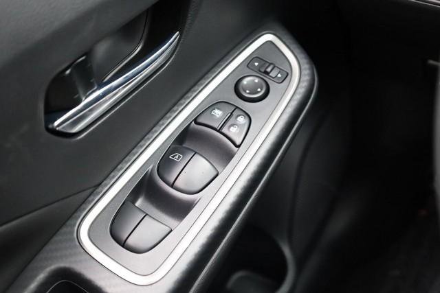 New 2025 Nissan Versa SR w/ Trunk Package image 17