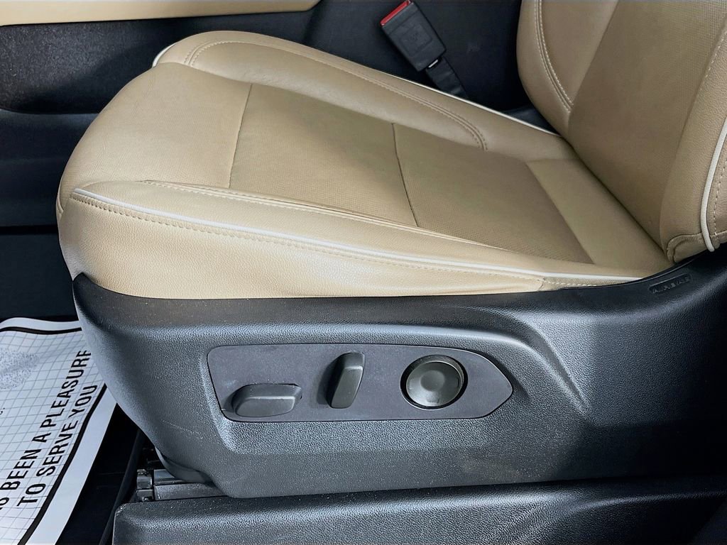 Used 2021 Chevrolet Tahoe Premier w/ Premium Package image 29