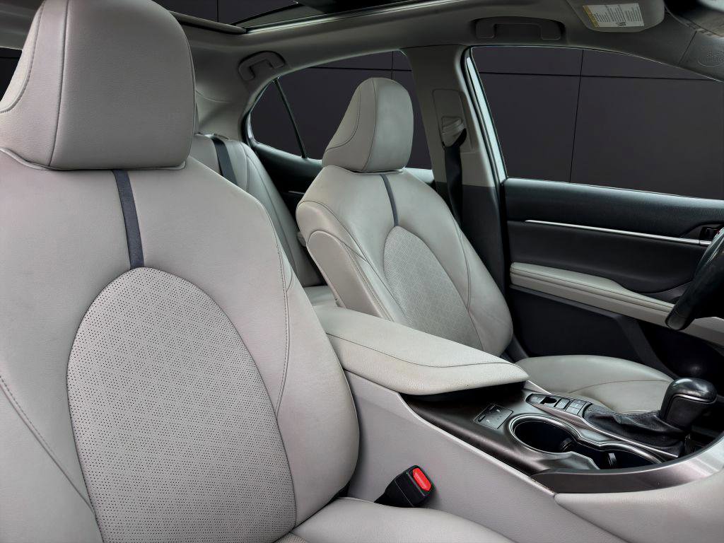 Used 2021 Toyota Camry XSE image 13