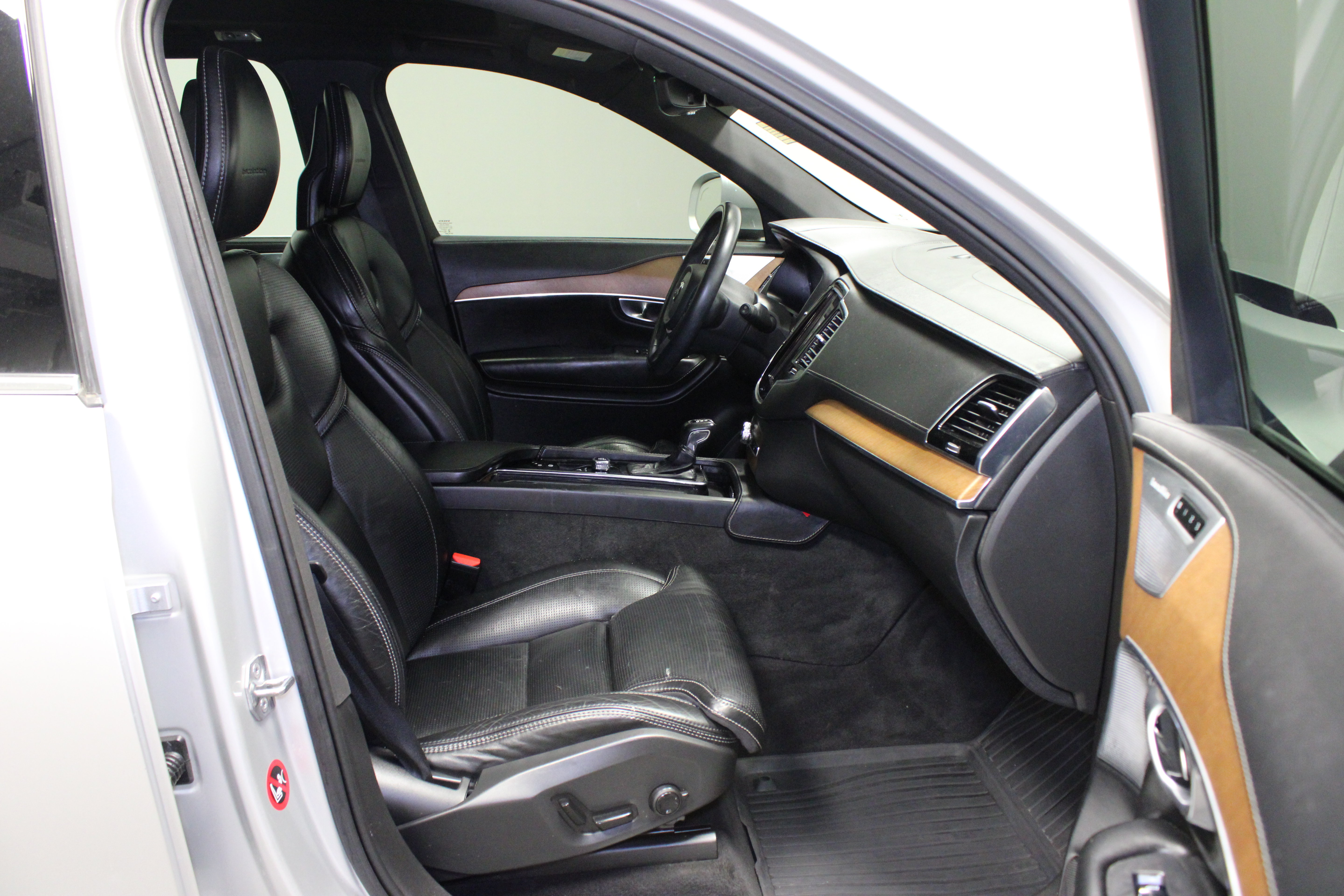 Used 2018 Volvo XC90 T6 Inscription w/ Convenience Package AWD/4WD image 15
