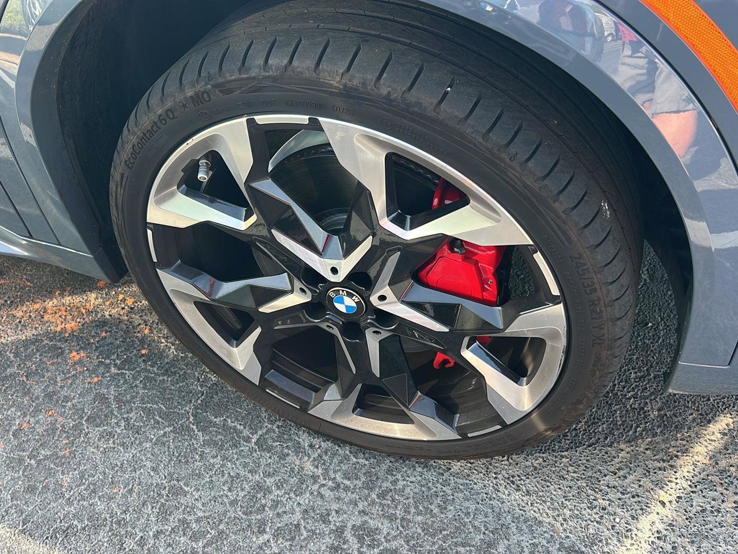 Certified 2025 BMW X2 xDrive28i w/ Premium Package image 8