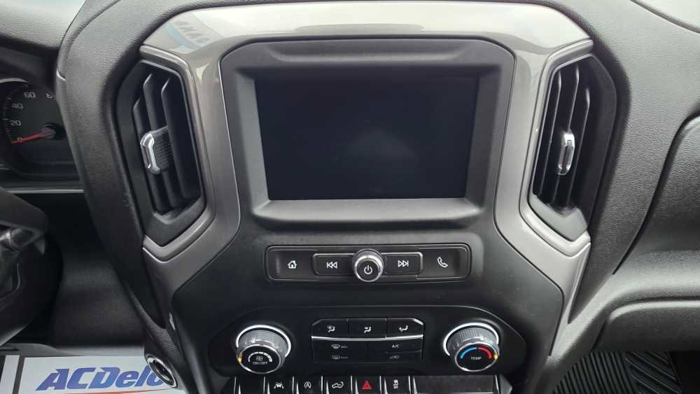 Used 2024 Chevrolet Silverado 1500 Custom image 12
