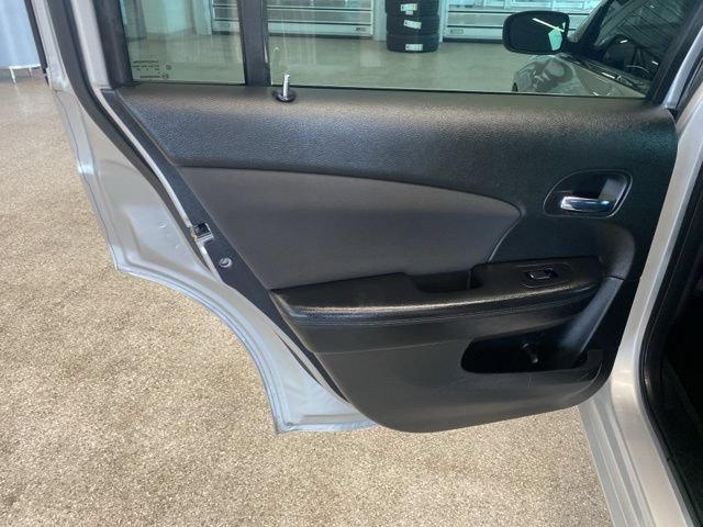 Used 2012 Chrysler 200 Touring FWD image 24