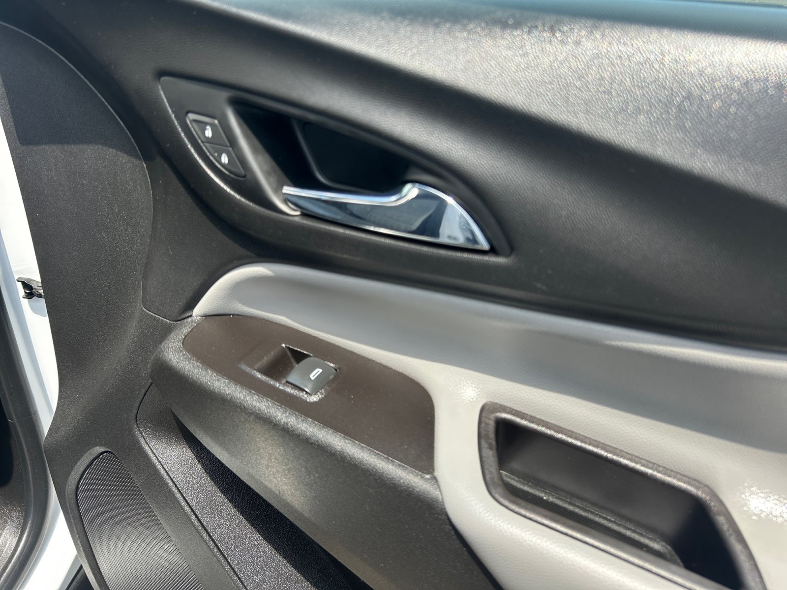 Used 2022 Chevrolet Equinox LT FWD image 16