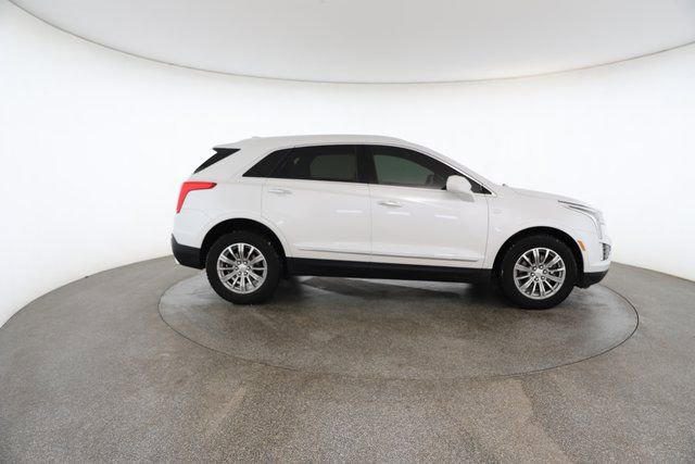 Used 2017 Cadillac XT5 Luxury w/ Driver Awareness Package image 22
