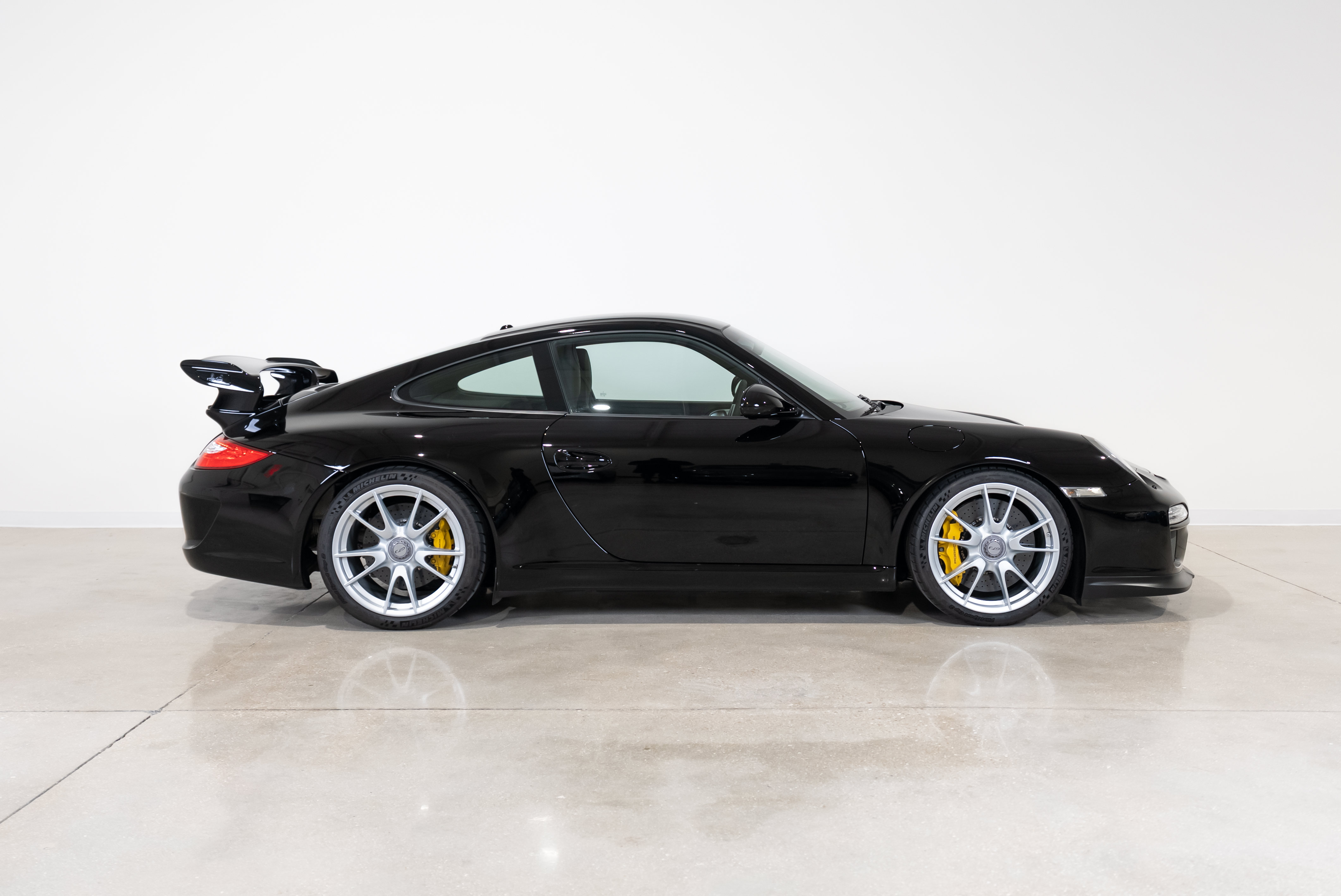 Used 2010 Porsche 911 GT3 RWD image 22