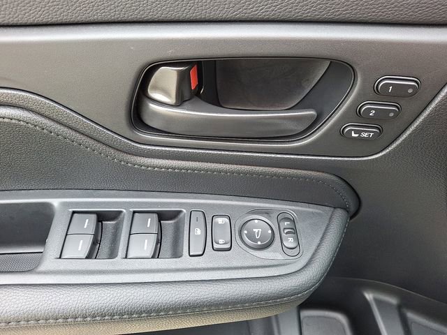 Used 2025 Honda Odyssey EX-L image 13