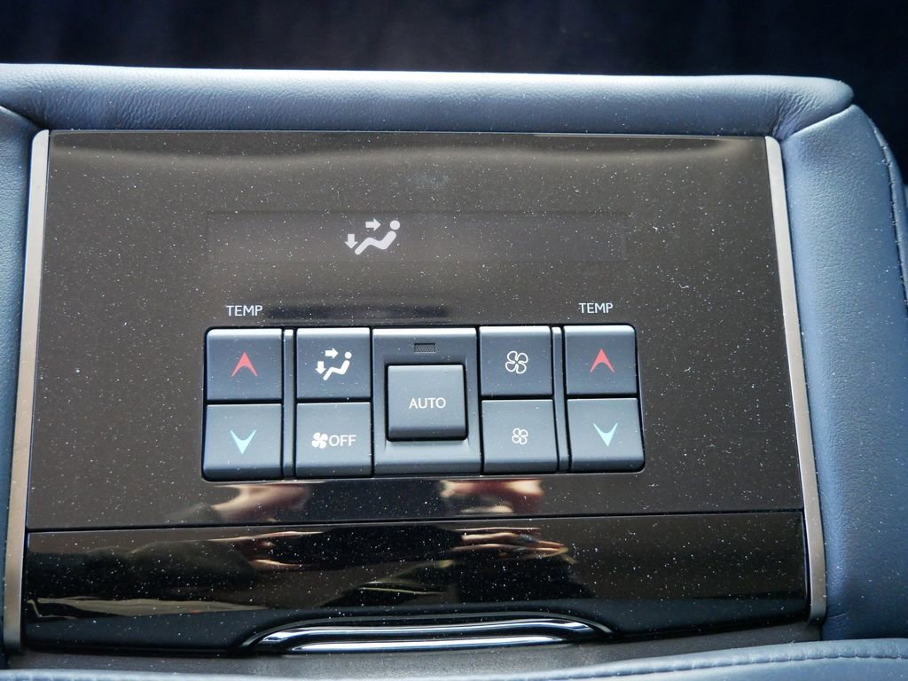 Used 2018 Lexus LX 570 4WD image 13