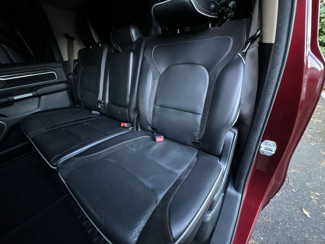 Used 2019 RAM 1500 Laramie AWD/4WD image 27