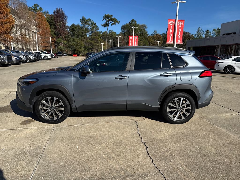 Certified 2023 Toyota Corolla Cross XLE image 2