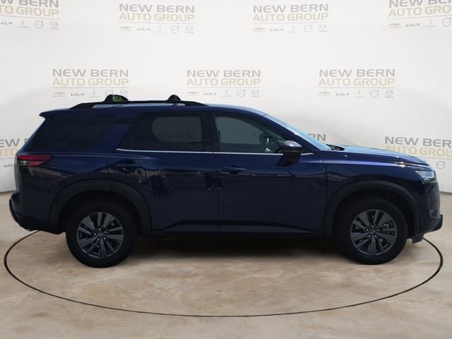Used 2022 Nissan Pathfinder SV image 6