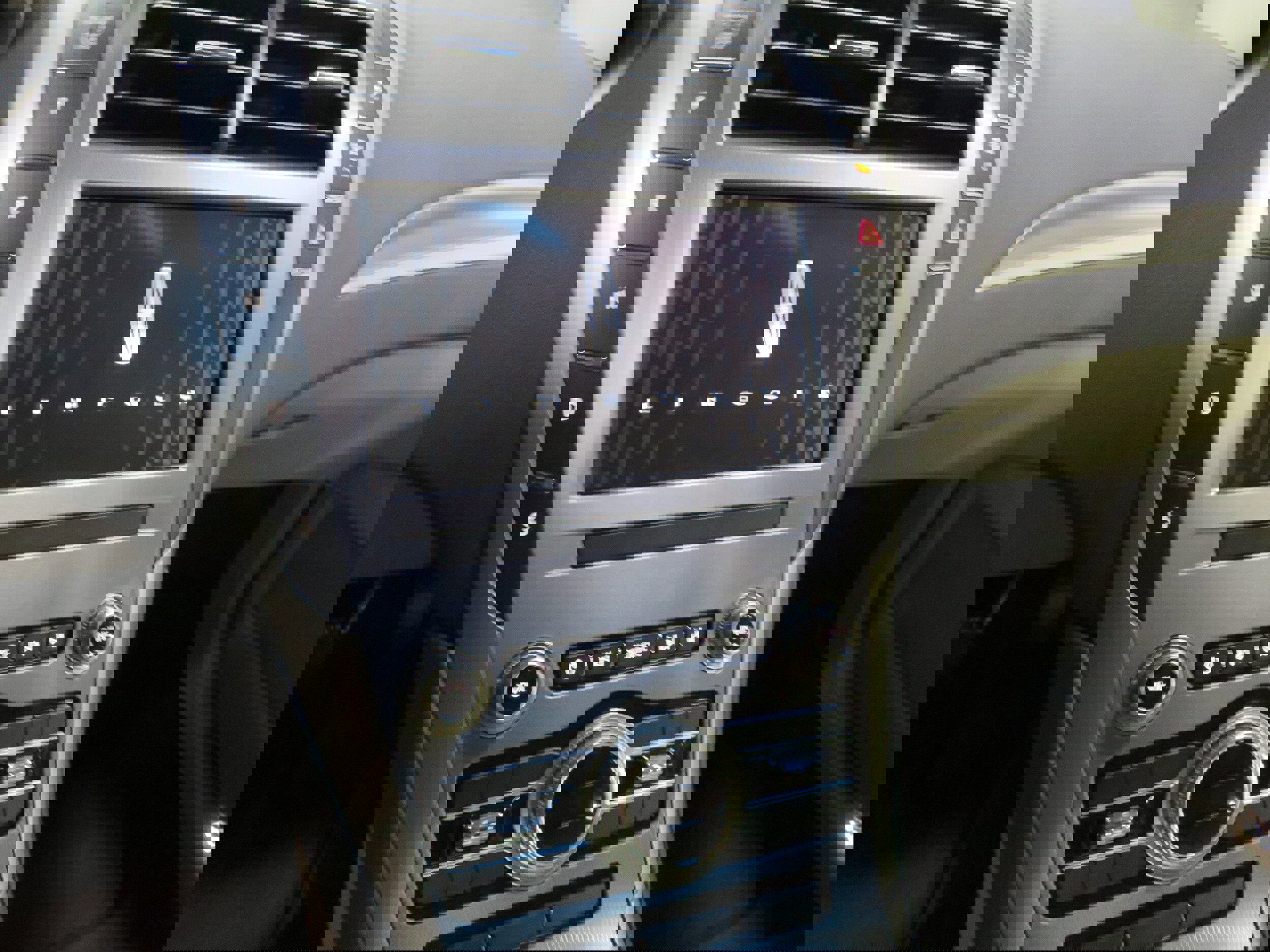 Used 2020 Lincoln MKZ w/ Convenience Package image 13