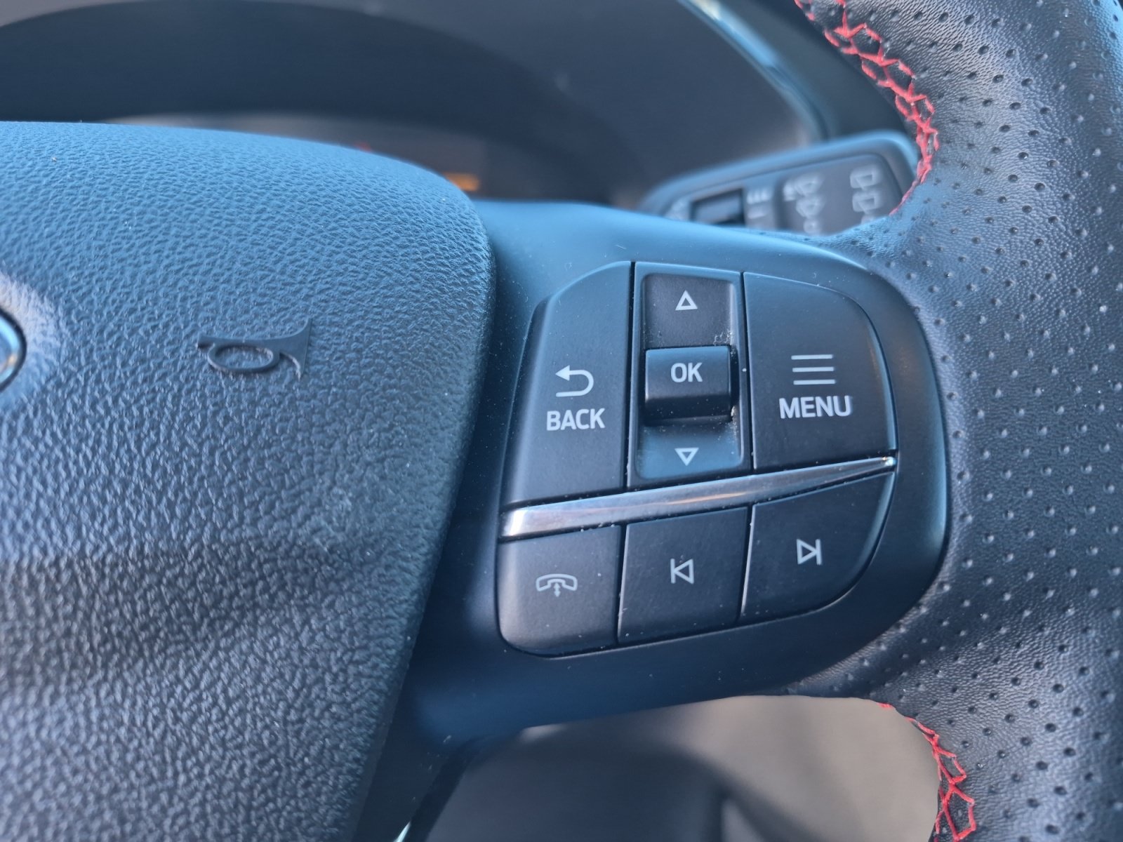 Used 2025 Ford Escape ST-Line Select AWD/4WD image 27