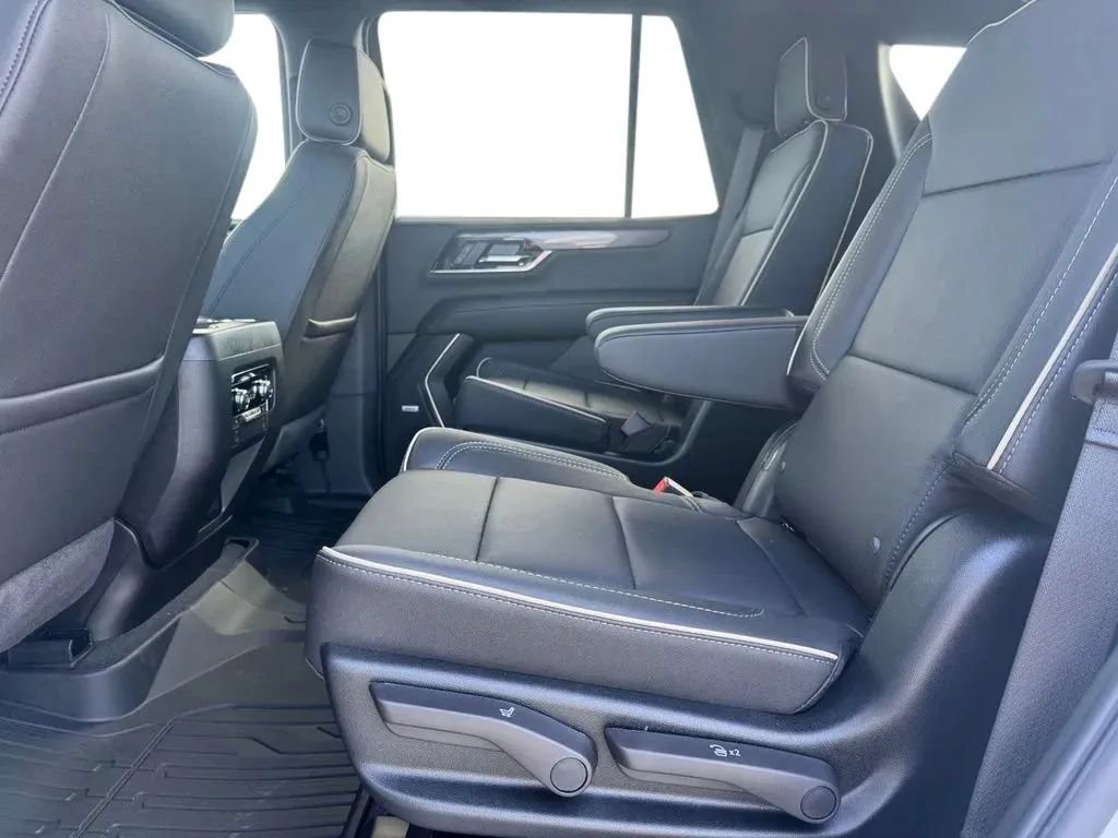 New 2026 GMC Yukon Elevation AWD/4WD image 17