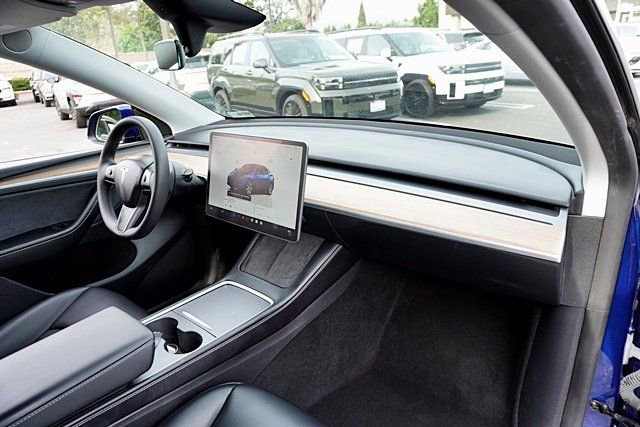 Used 2024 Tesla Model Y Long Range image 11