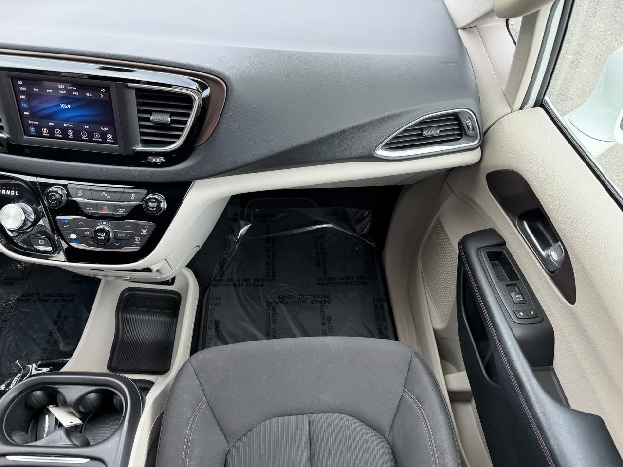 Used 2018 Chrysler Pacifica Touring Plus w/ Tire & Wheel Group image 25