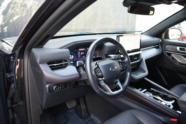 Used 2025 Ford Explorer Platinum w/ LUX Leather Package AWD/4WD image 14