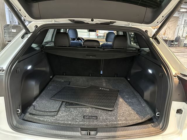 Used 2024 Volkswagen Atlas Cross Sport SEL R-Line image 23