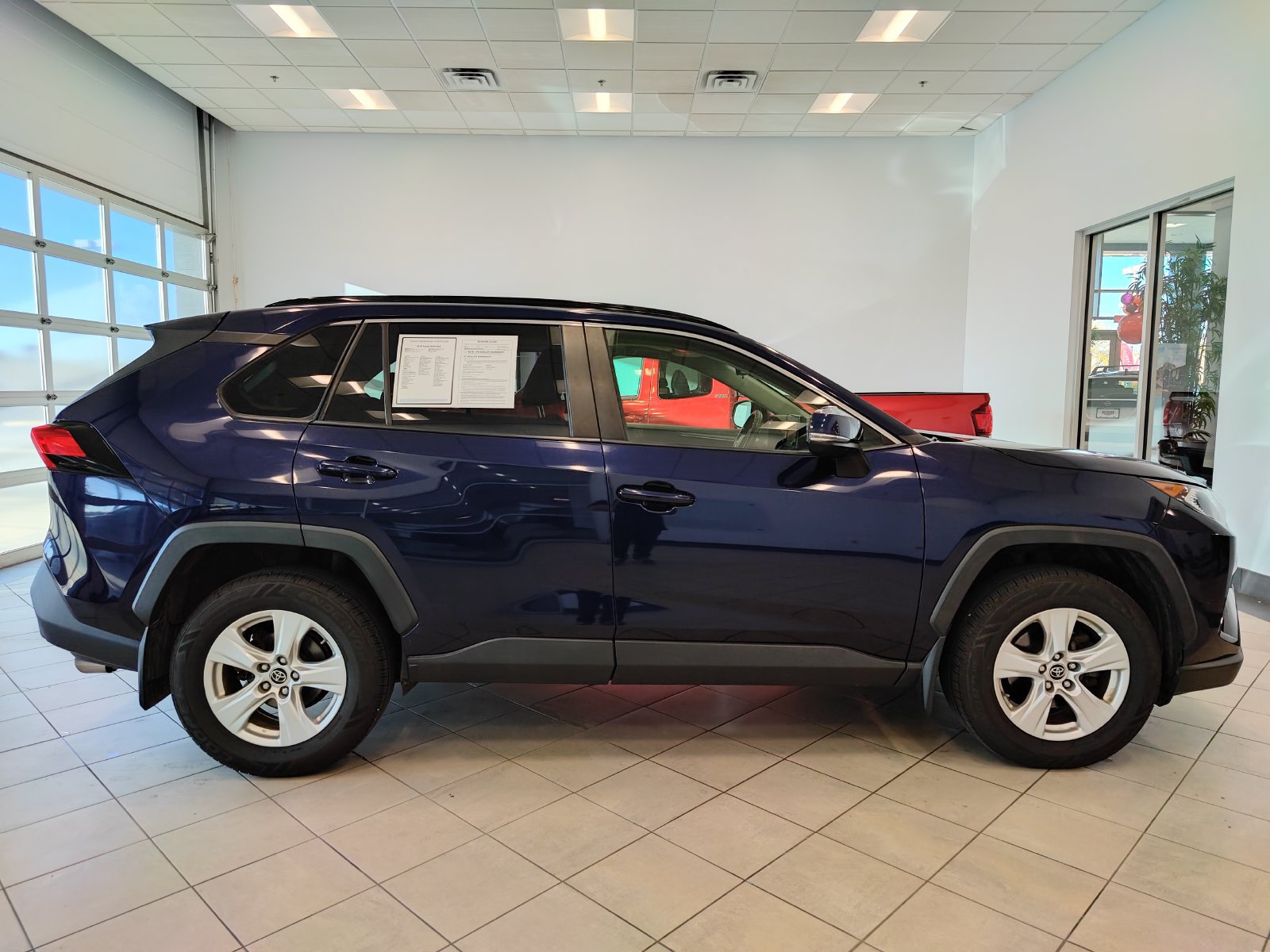 Used 2019 Toyota RAV4 XLE w/ Convenience Package AWD/4WD image 2