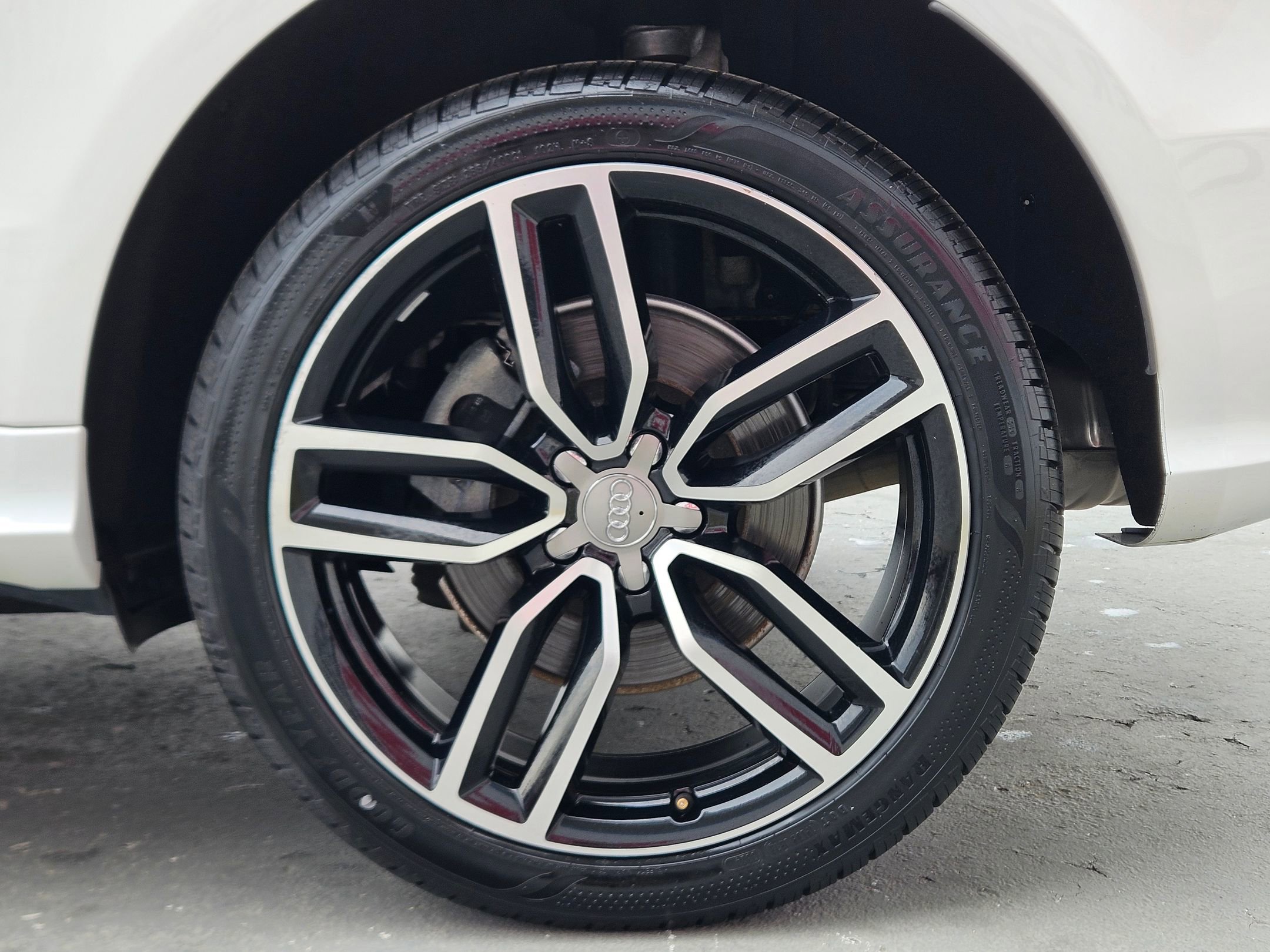 Used 2017 Audi Q5 3.0T Premium Plus w/ Technology Package image 29