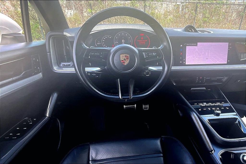 Used 2024 Porsche Cayenne S image 8
