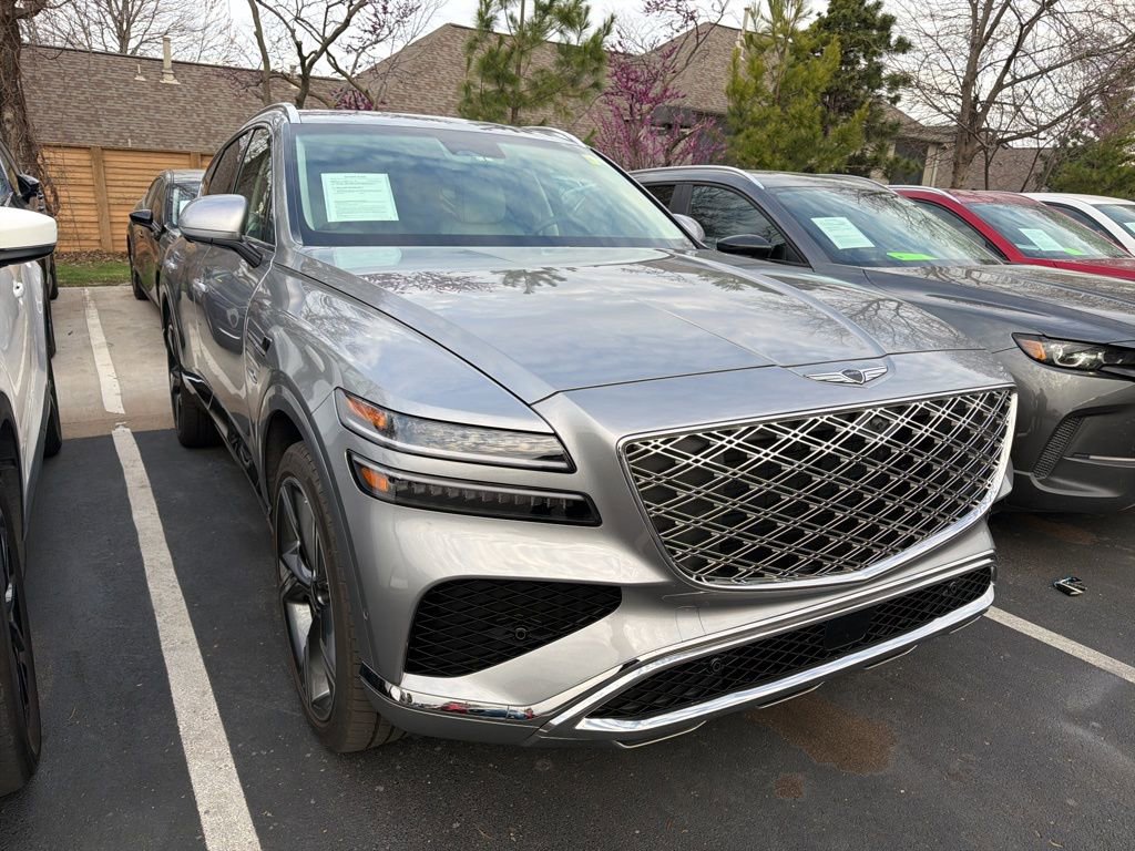 Used 2025 Genesis GV80 2.5T Prestige image 2