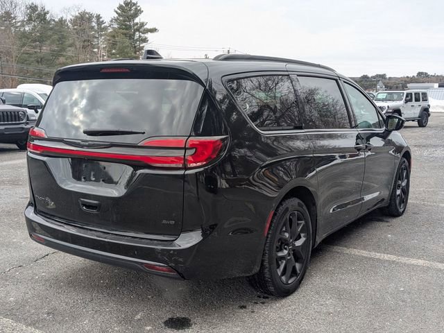 Used 2022 Chrysler Pacifica Touring-L w/ S Appearance Package image 5