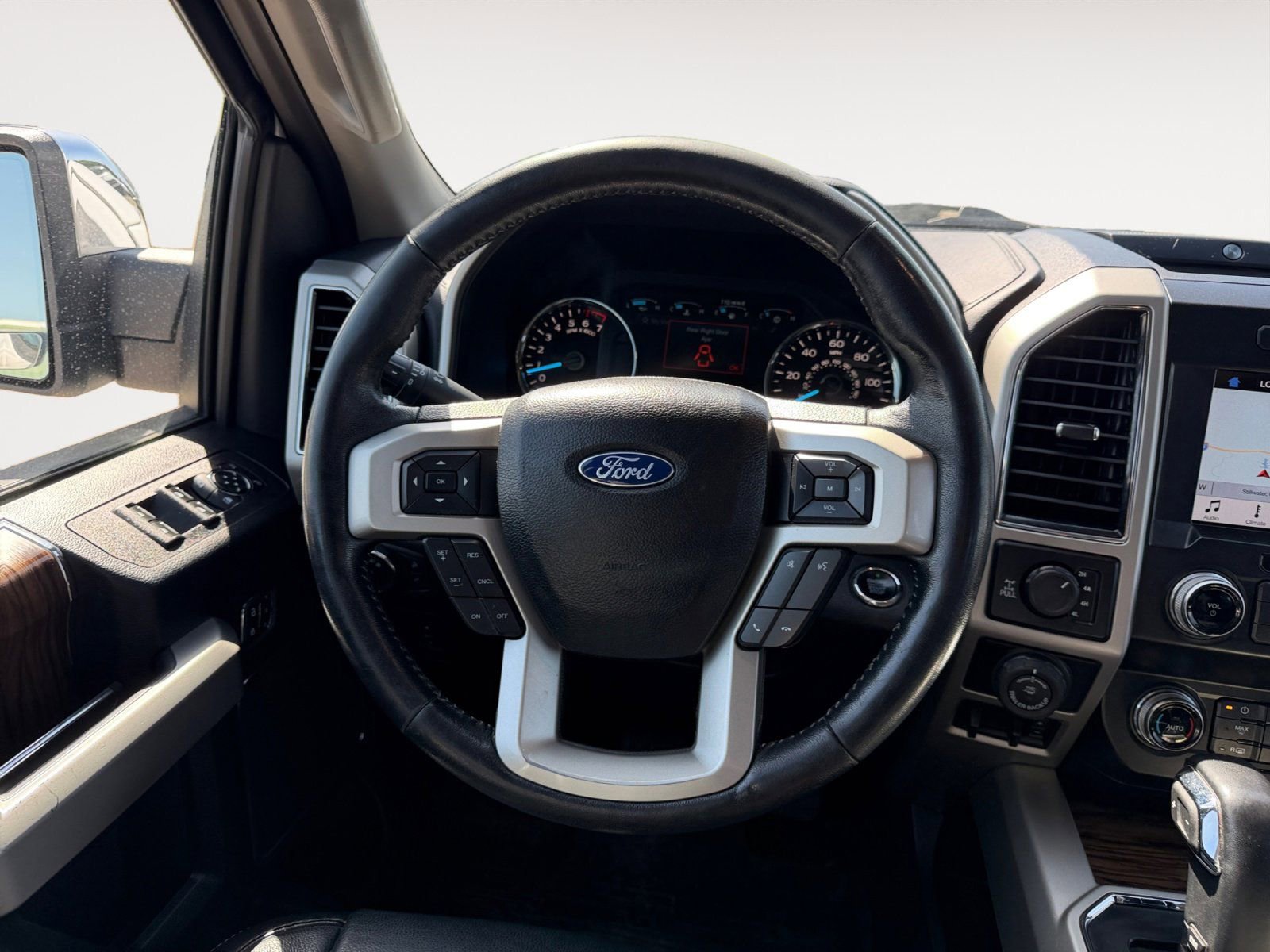 Used 2019 Ford F150 Lariat w/ Equipment Group 502A Luxury AWD/4WD image 10