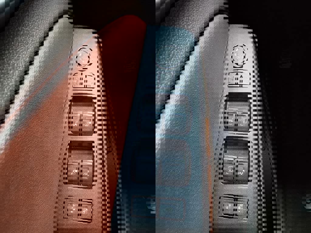 Used 2016 Chevrolet Suburban LTZ AWD/4WD image 23