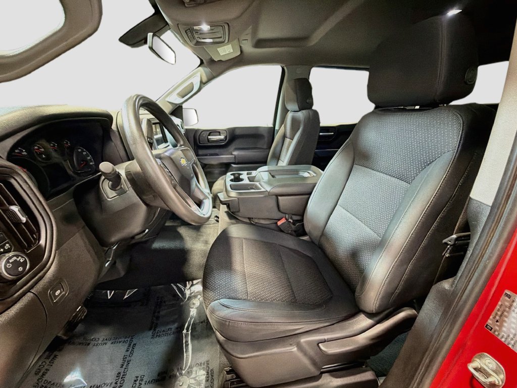 Used 2019 Chevrolet Silverado 1500 Custom w/ Custom Convenience Package AWD/4WD image 18