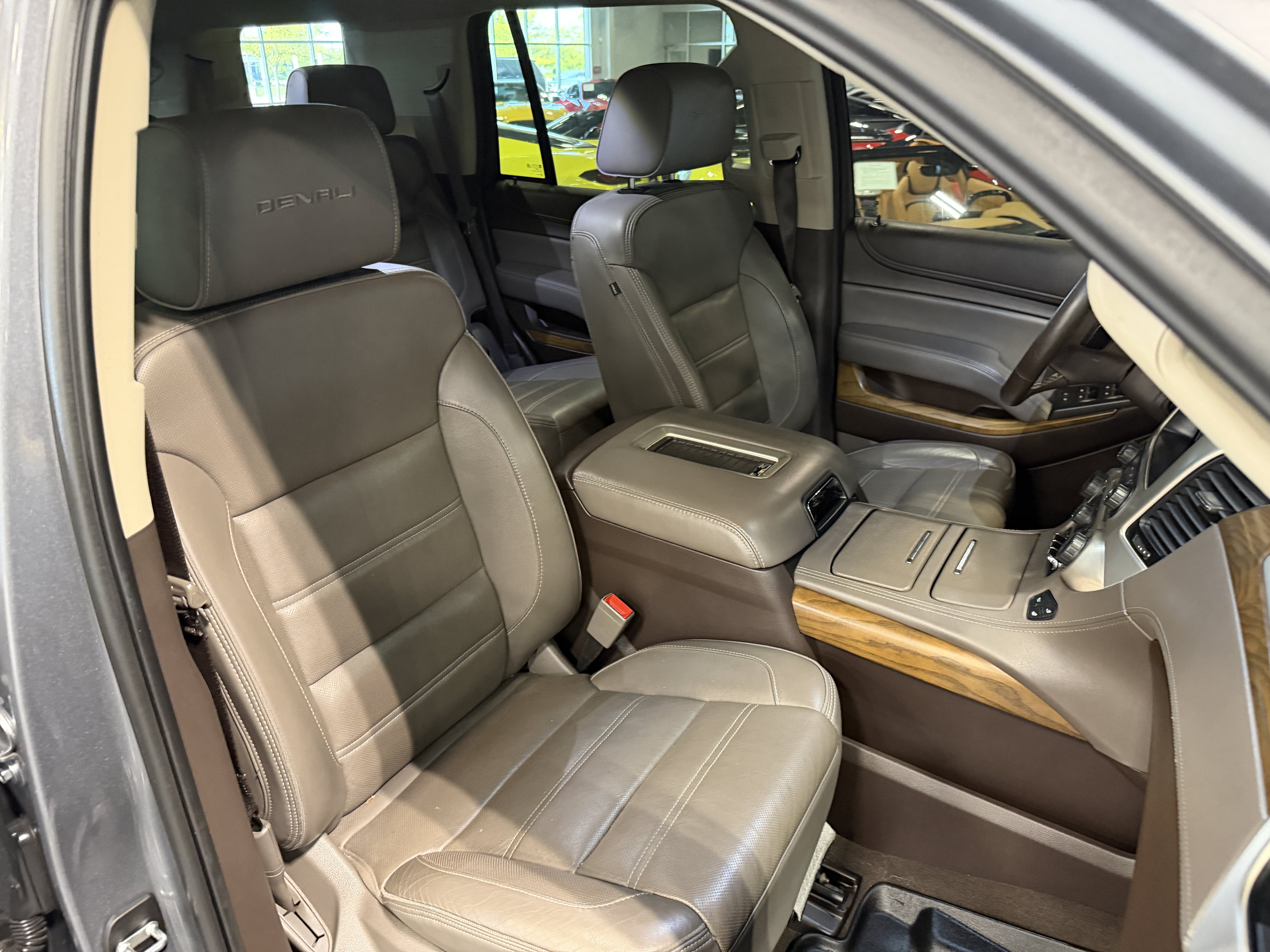 Used 2019 GMC Yukon Denali AWD/4WD image 14