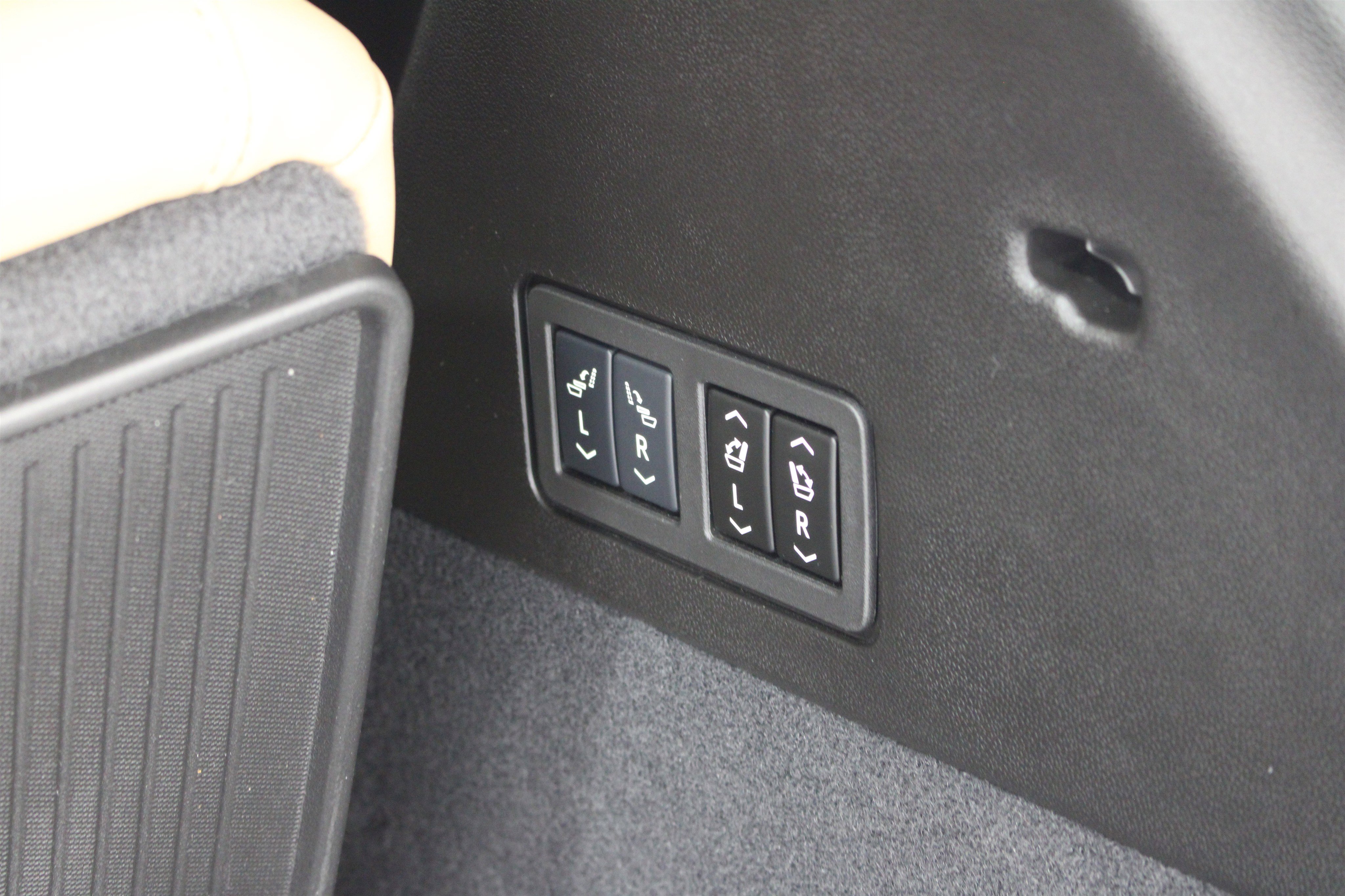 Certified 2025 Cadillac XT6 Premium Luxury w/ Platinum Package image 27