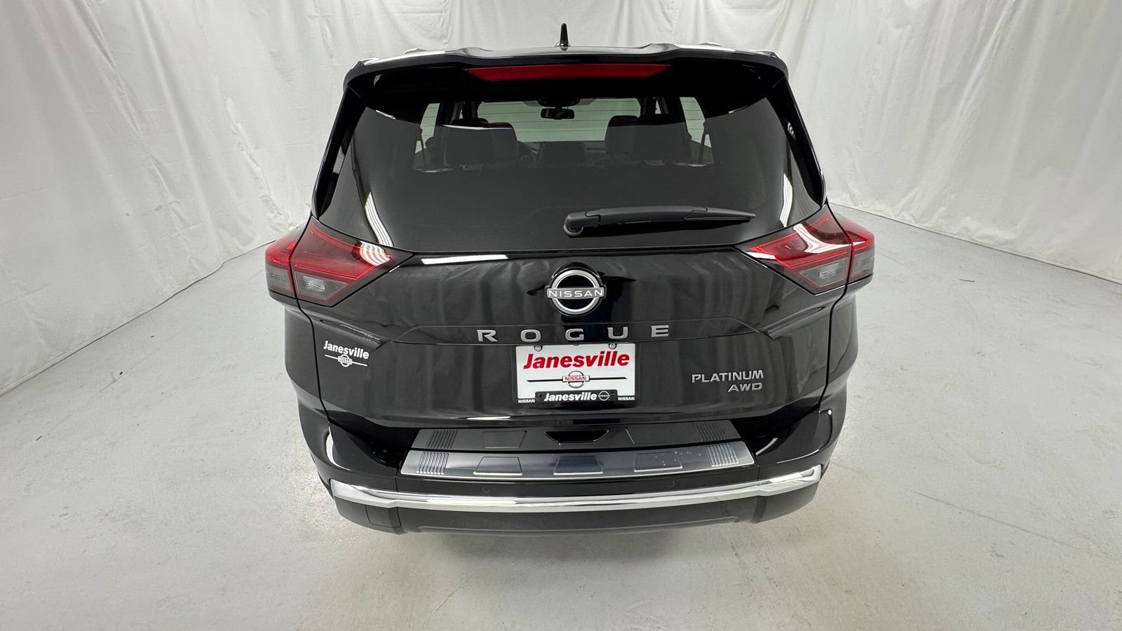Certified 2026 Nissan Rogue Platinum w/ Platinum Premium Package AWD/4WD image 4