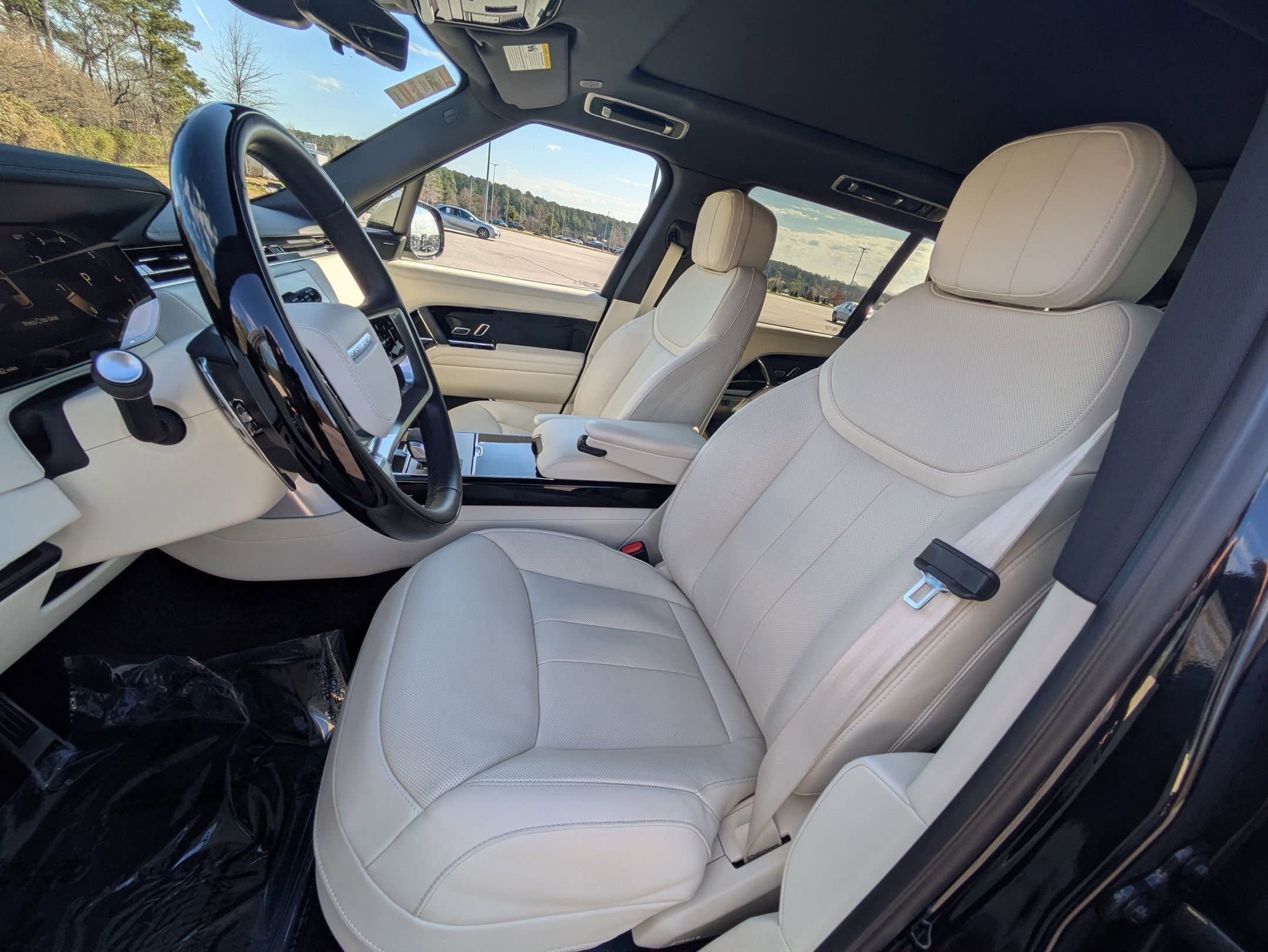 Certified 2025 Land Rover Range Rover Long Wheelbase SE AWD/4WD image 19