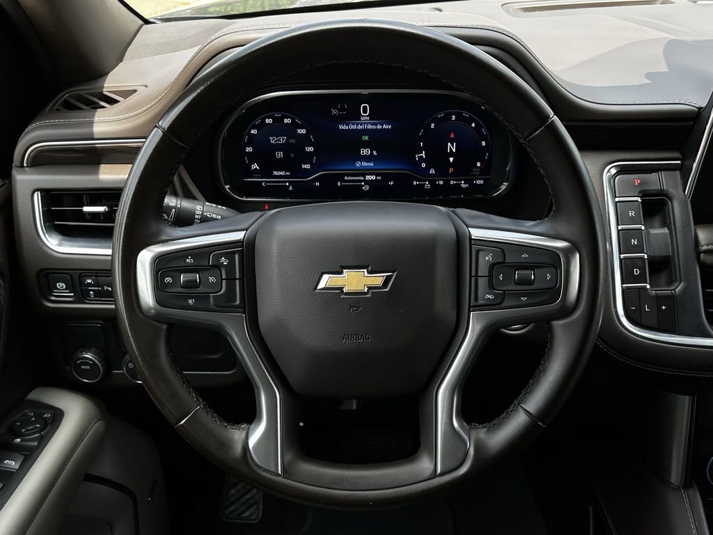 Used 2024 Chevrolet Suburban LT RWD image 14