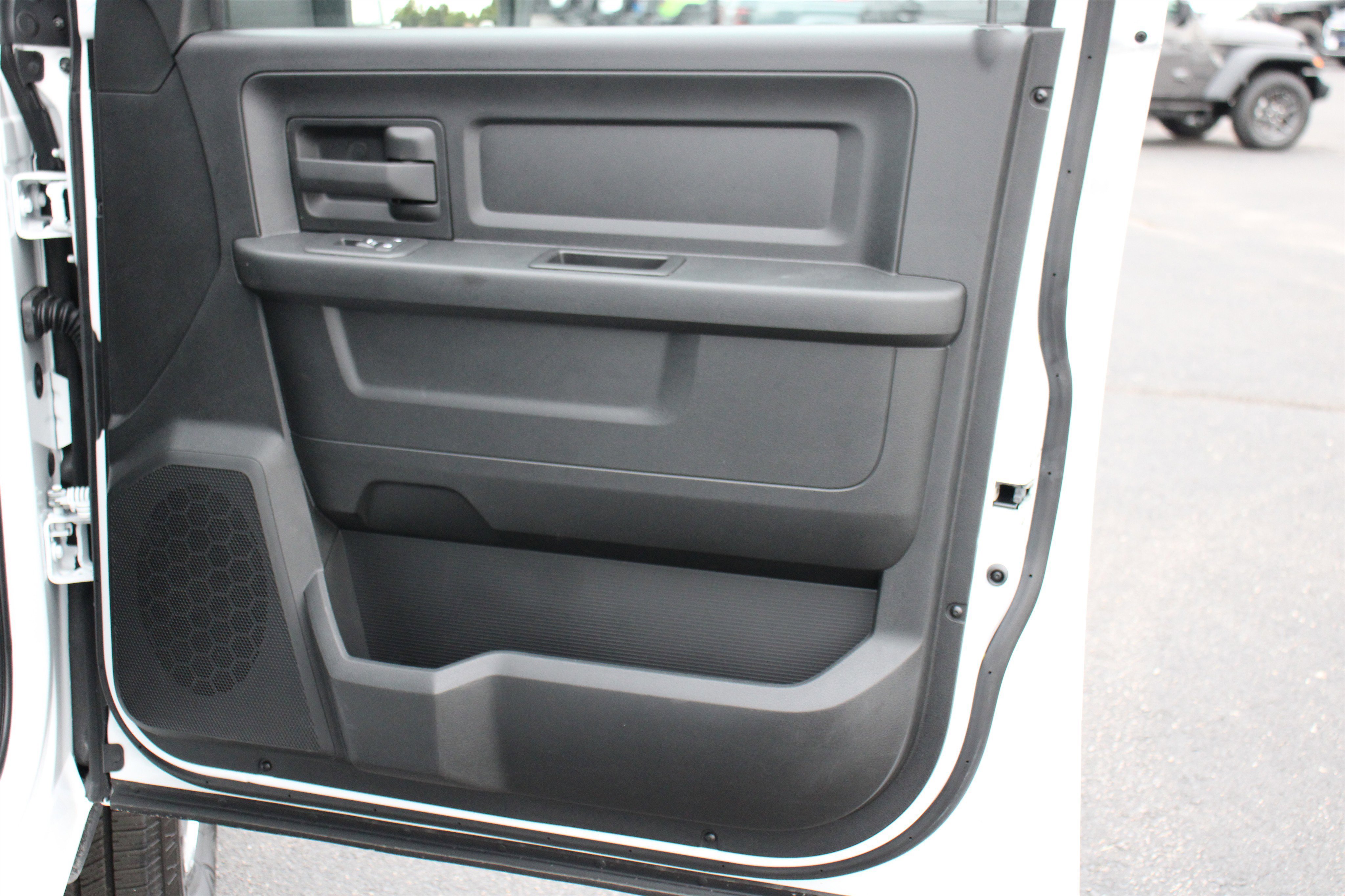 Used 2025 RAM 3500 Tradesman w/ Chrome Appearance Group image 28