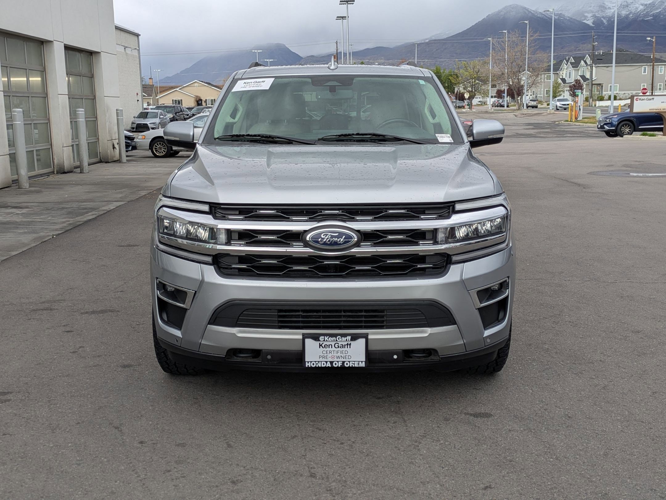Used 2023 Ford Expedition Limited AWD/4WD image 12