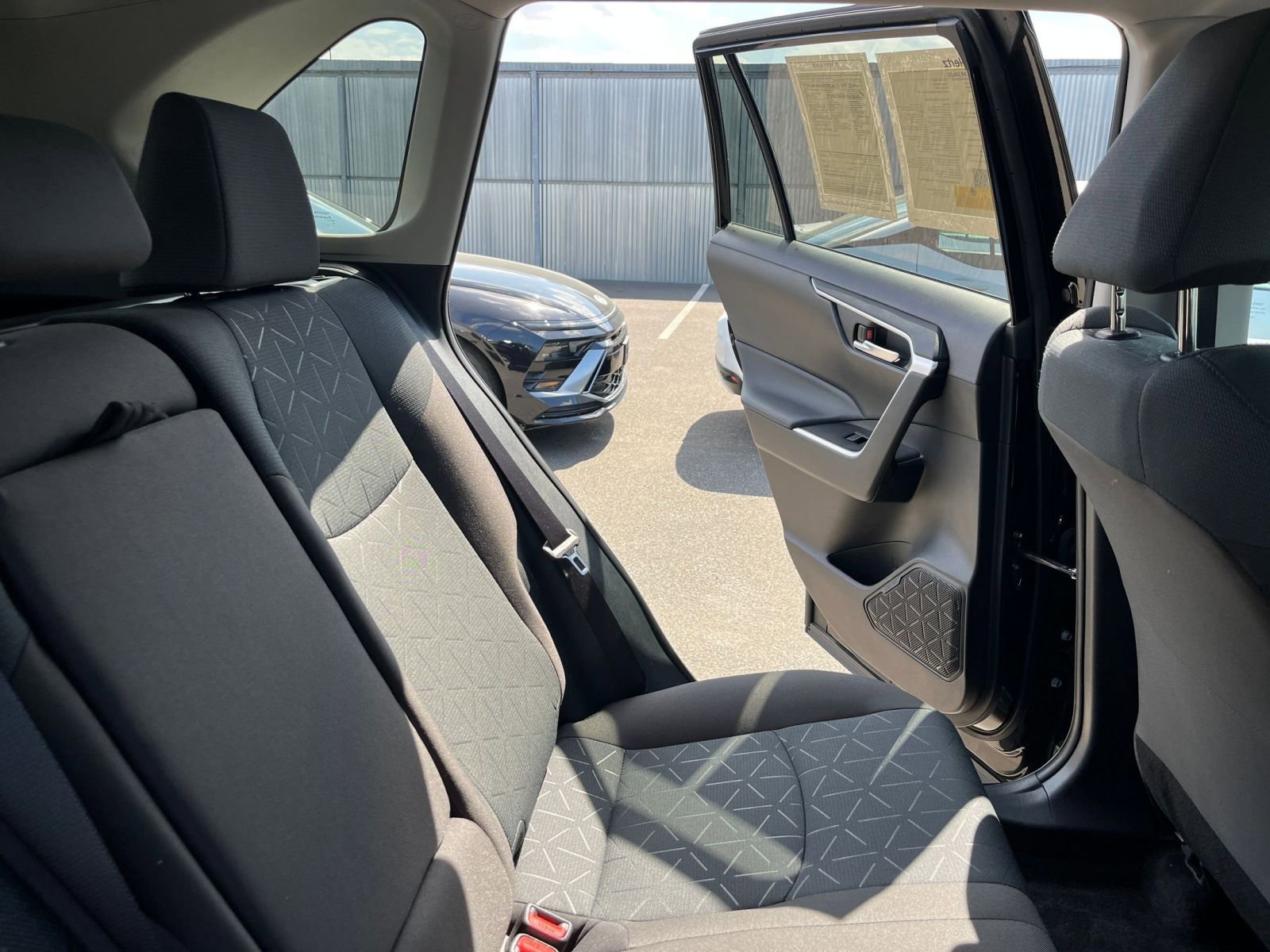 Used 2025 Toyota RAV4 XLE w/ Weather Package image 37