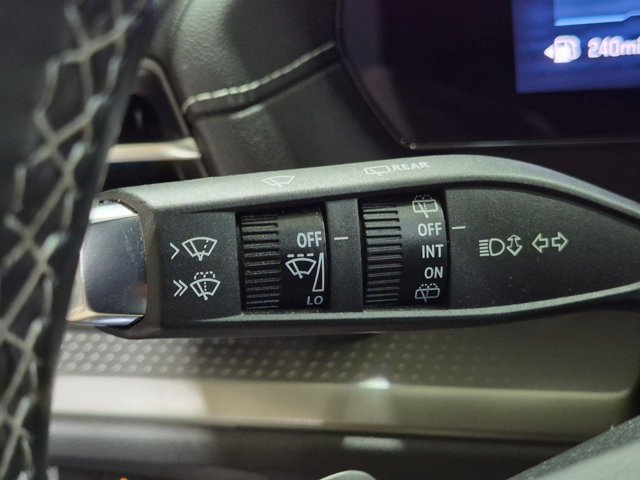 Used 2024 Chevrolet Traverse LT FWD image 15