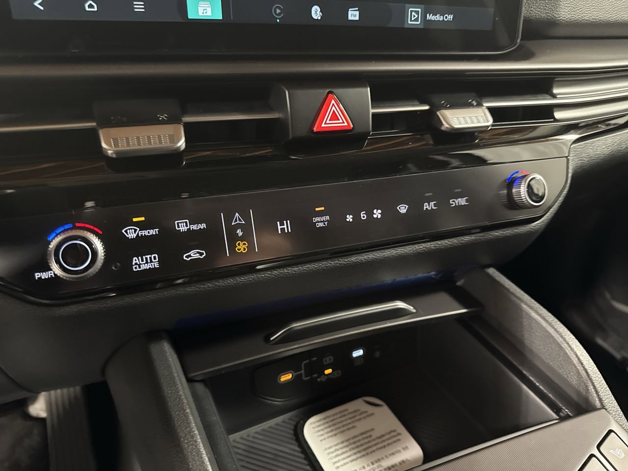 New 2026 Kia Sportage EX image 23