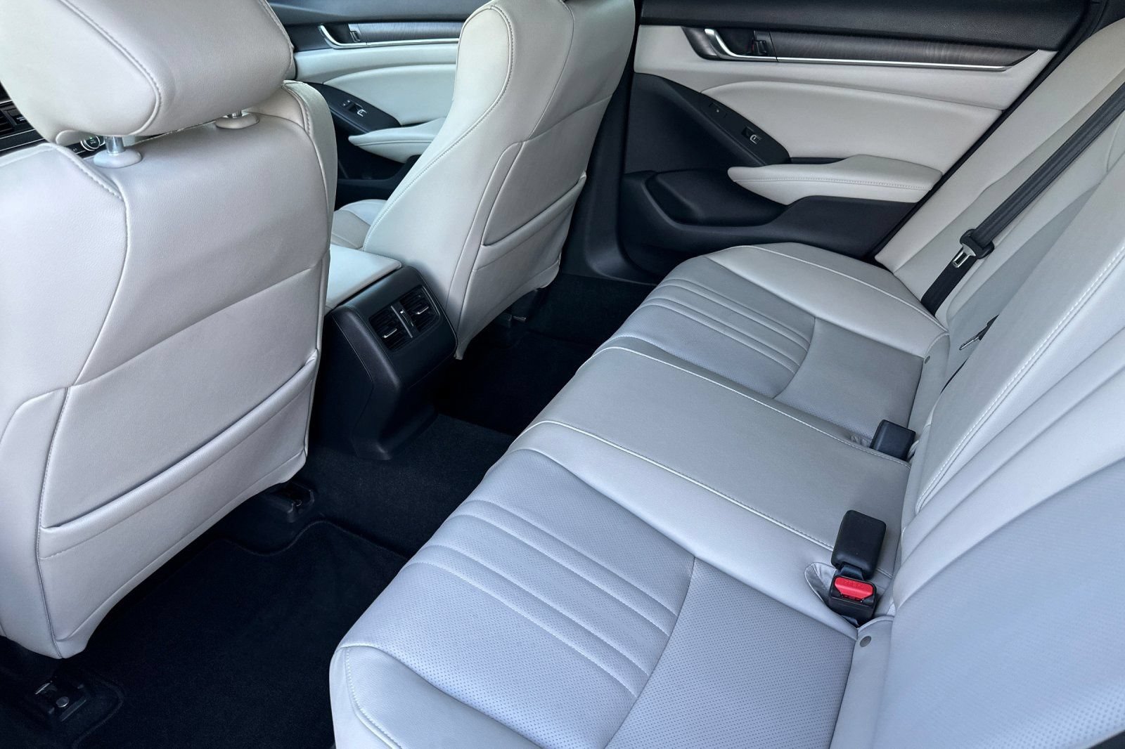 Used 2019 Honda Accord Touring image 13