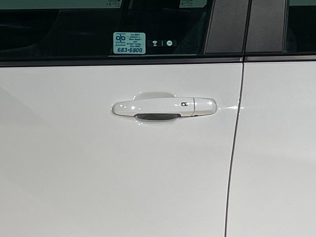 Used 2023 Chevrolet Equinox LS image 16