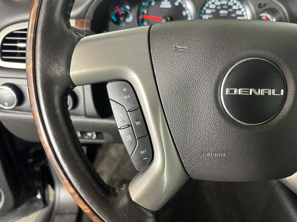 Used 2013 GMC Sierra 2500 Denali w/ Suspension Package, Off-Road AWD/4WD image 11
