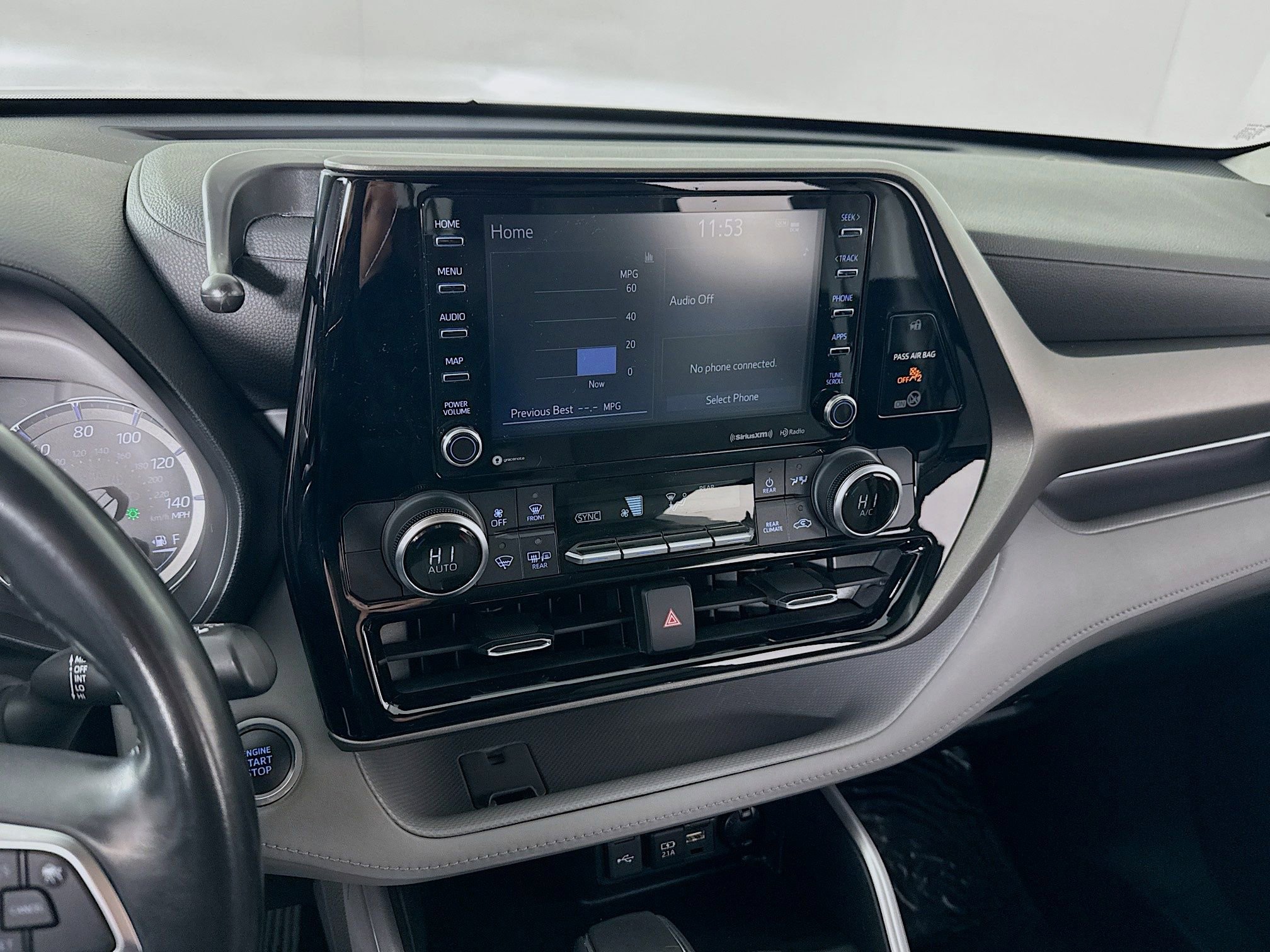 Used 2020 Toyota Highlander LE image 15