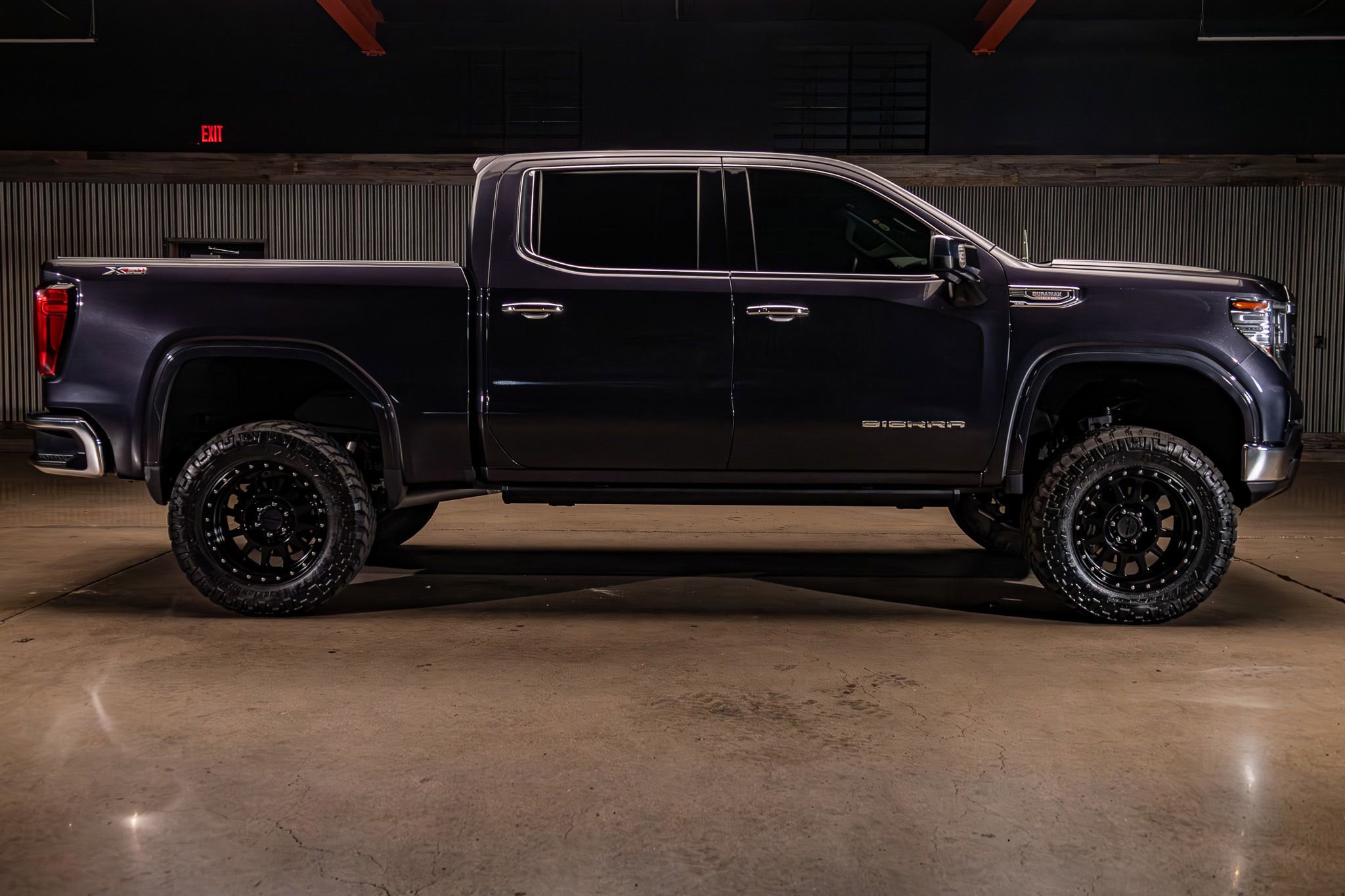 Used 2023 GMC Sierra 1500 SLT w/ SLT Premium Package AWD/4WD image 10