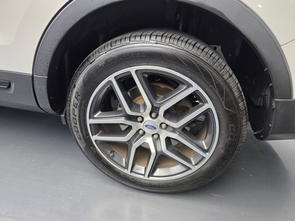 Used 2017 Ford Explorer Sport w/ Equipment Group 401A image 19