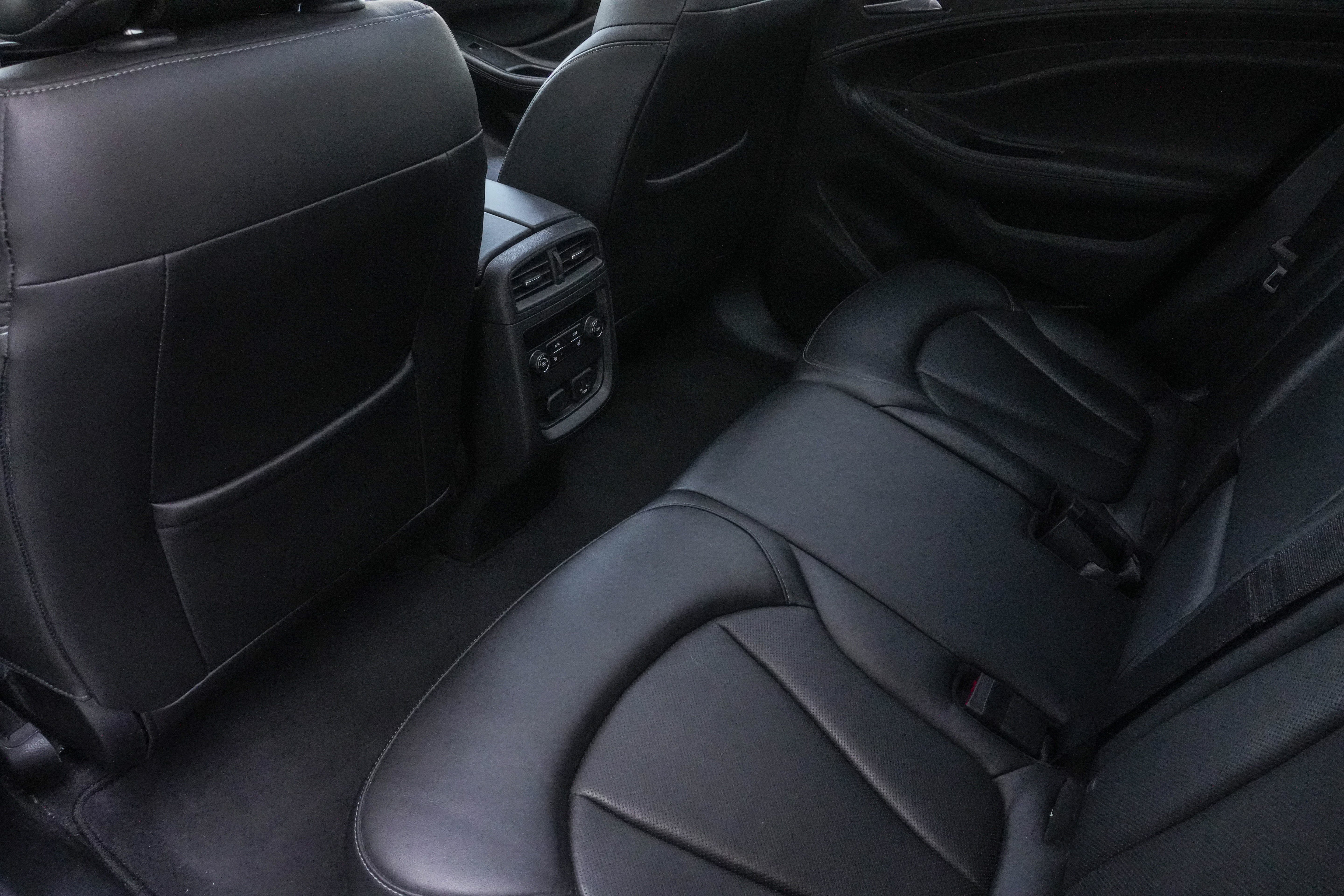 Used 2020 Buick Envision Essence w/ Experience Buick Package FWD image 33