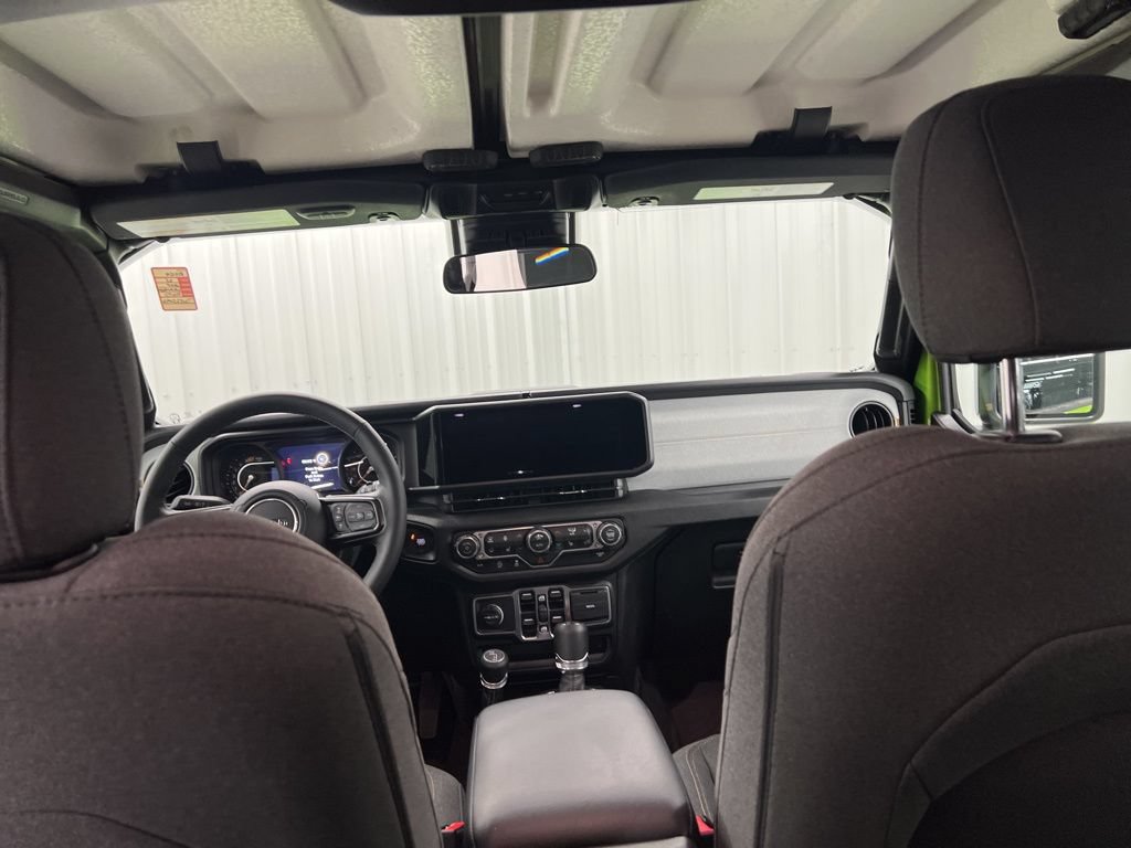 Used 2025 Jeep Wrangler Unlimited Sport AWD/4WD image 16